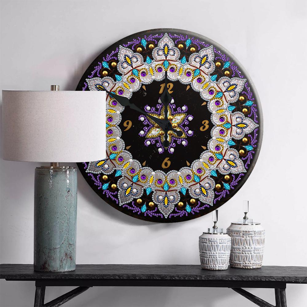 Horloge Mandala | Pendentif d'horloge de peinture au diamant de forme spéciale 