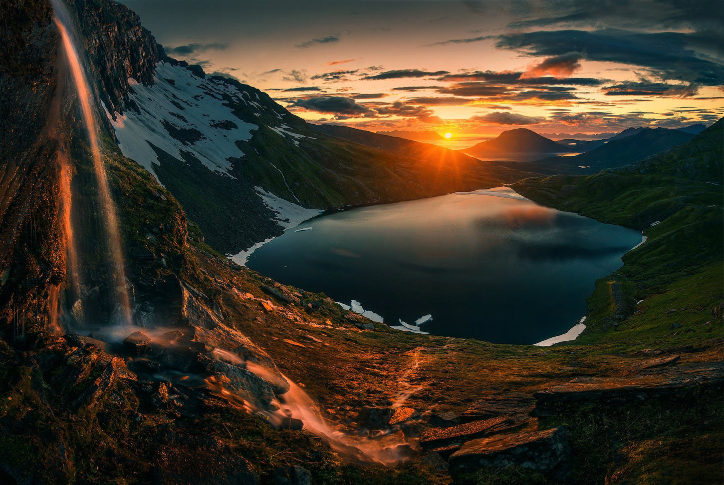 Lac de montagne enneigée | Kits complets de peinture au diamant rond 