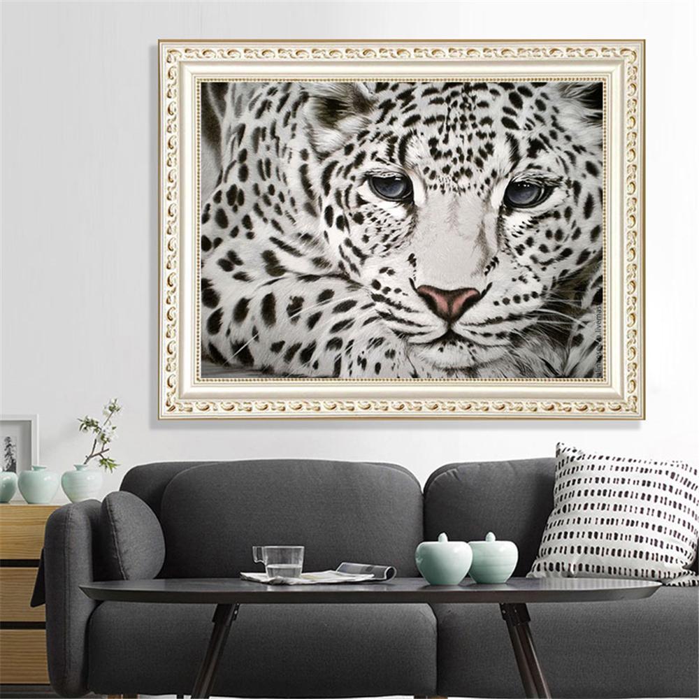 snow leopard | Full Square Diamond Painting Kits